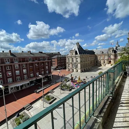 Hyper Centre, Balcon, Emplacement & Vue Incroyable, Spacieux Apartman